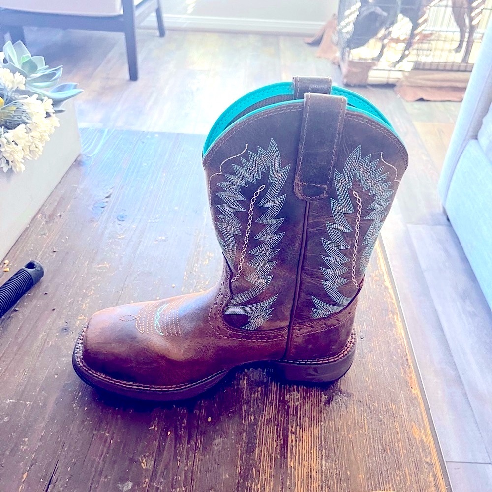 BN (Brand New), Women’s Shyanne steel toe boots.